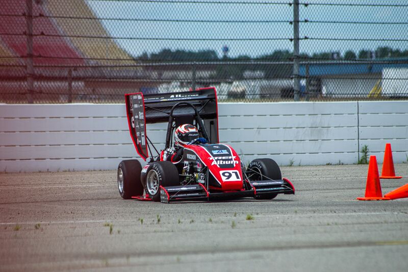 File:WR221C in Motion.jpg